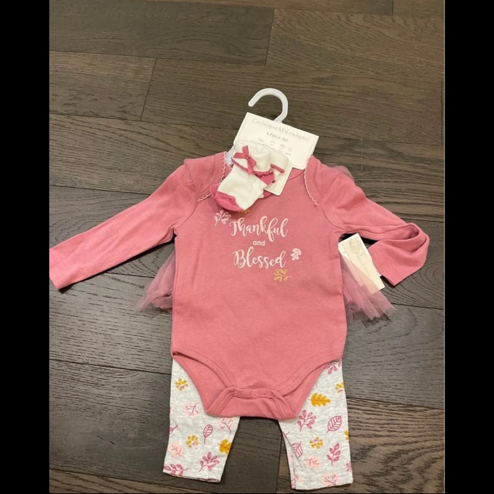 NWT Catherine Malandrino 4 piece set Thankful & Blessed